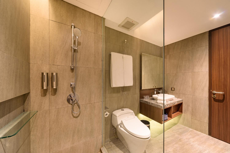 Bathroom 15