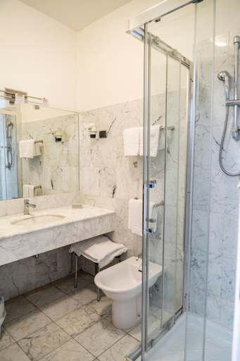 Bathroom 5, San Giorgio, Frosinone