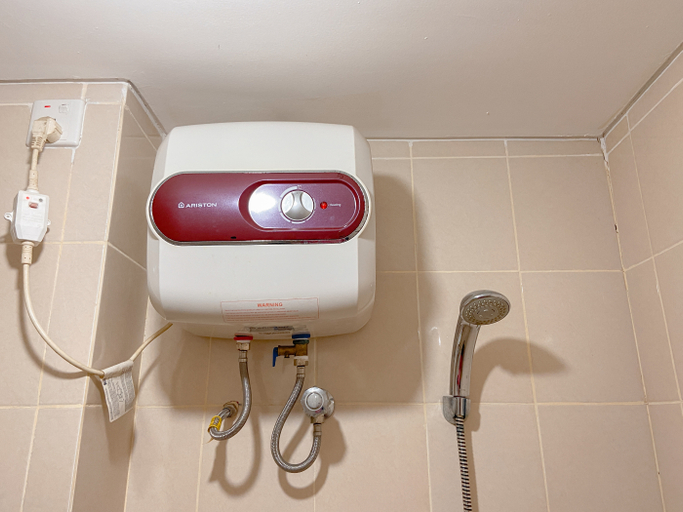 Bathroom 5, Trendy Space 1BR Apartment at Parahyangan Residence By Travelio, Bandung
