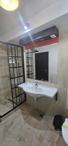 Bathroom, Pensiunea Relax, Curtea De Arges