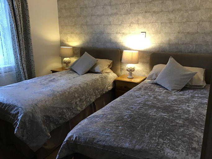 Bedroom 2, The Old Inn, Highland
