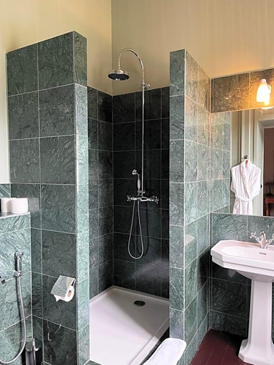 Bathroom 4, Logis Hotel Chez Gervais, Doubs