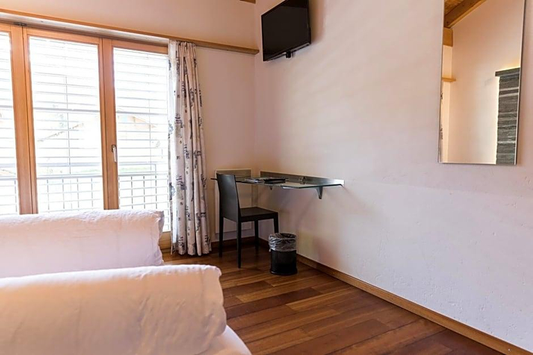 Bedroom 4, Schnider Bed&Breakfast & Café, Surselva