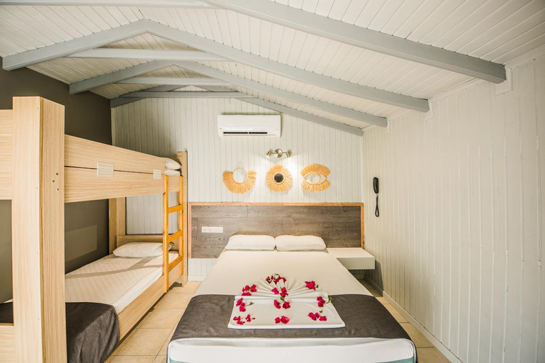 Bedroom 4, Leda Beach Hotel, Manavgat