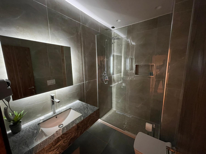 Bathroom 3, WHITE CROWN HOTEL, Tiranës