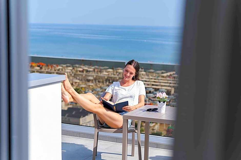 Exterior & Views 2, Ascot, Rimini