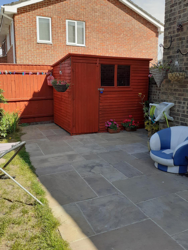 Home from home Single or double room Netflix or Virgin TV Wifi & free parking, Poole