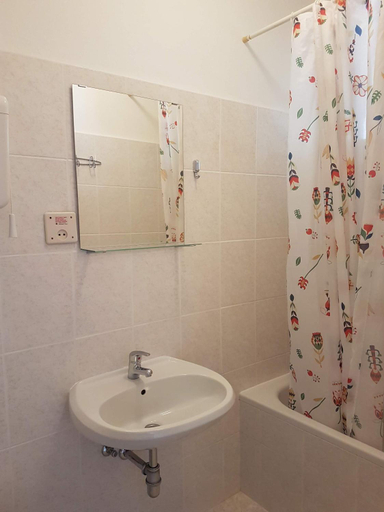 Bathroom 2, Apartments Grkovic Trsteno OPG Grkovic, Pojezerje