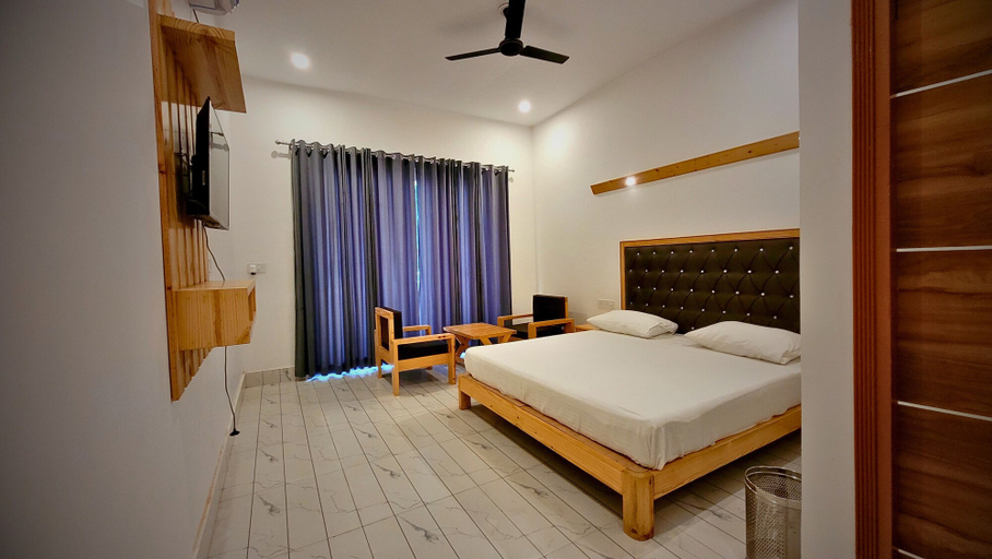 Bedroom 1, The Greenwich Resort, Nainital