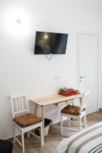Others 3, B&B Alighieri 97, Bari