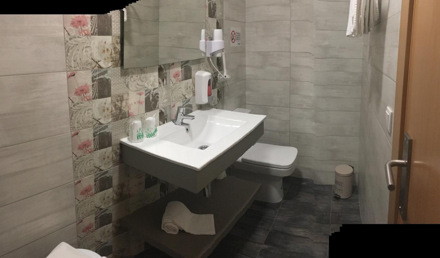 Bathroom 2, Hotel Ibi, Alicante