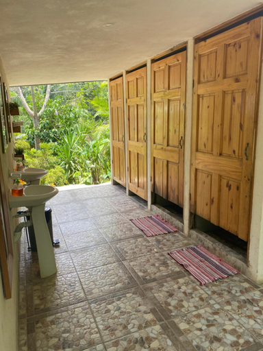 Bathroom 2, Pura Vida Mini Hostel Santa Teresa, Puntarenas