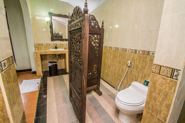 Bathroom 11