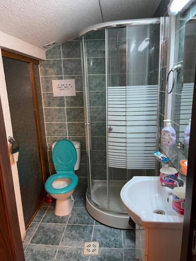 Bathroom 3, PO LARI AMP, Ploiesti