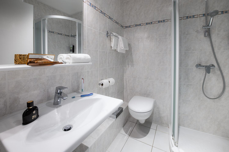 Bathroom 12