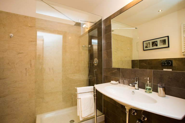 Bathroom 4, Trasteveres Friends B & B, Roma