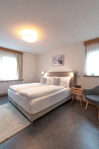 Bedroom 2, Hotel Bellevue, Niedersimmental