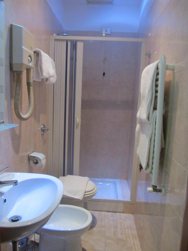 Others 4, Hotel Nizza, Milano