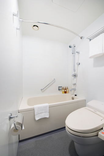Bathroom 26