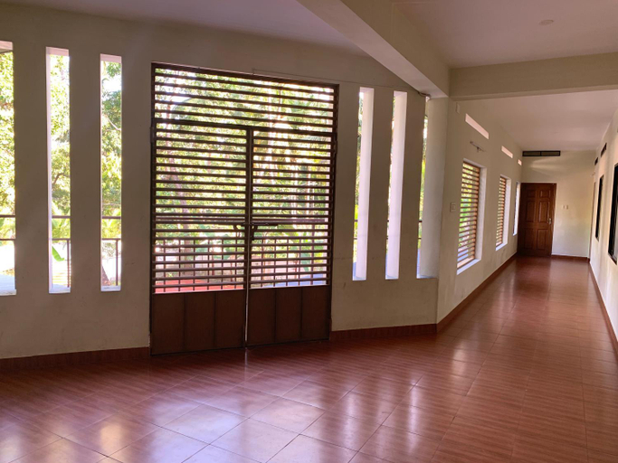 Others 5, Airavatham Apartments, Thrissur