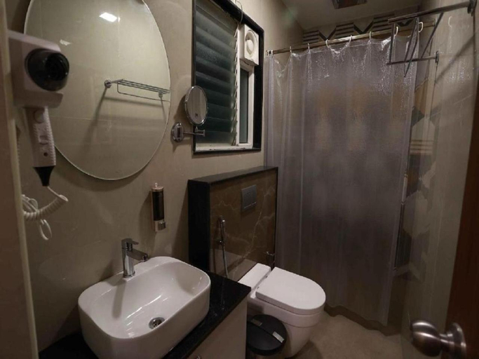 Bathroom 11