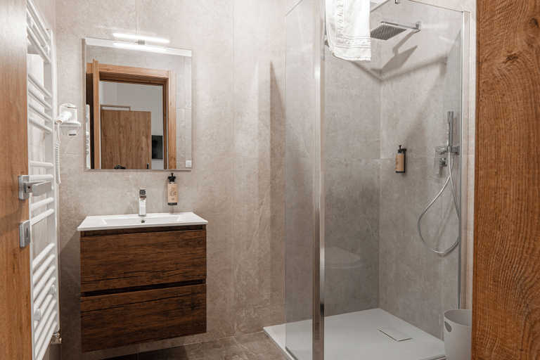Bathroom 4, Manfredomus, Caltanissetta