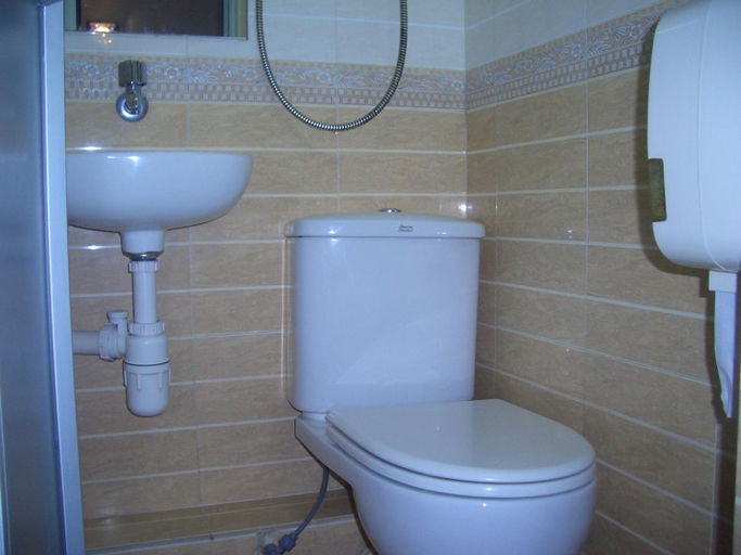 Bathroom 4