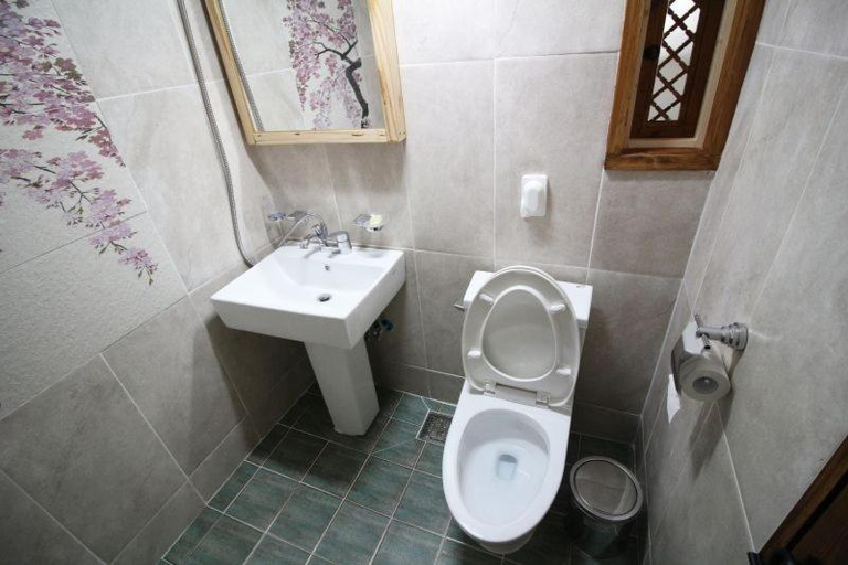 Bathroom 5, Sori poonggyung, Jeonju
