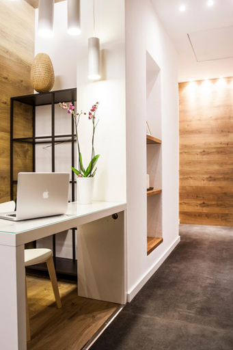 Facilities 2, Cien, Barcelona