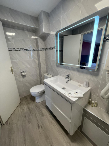 Bathroom 6
