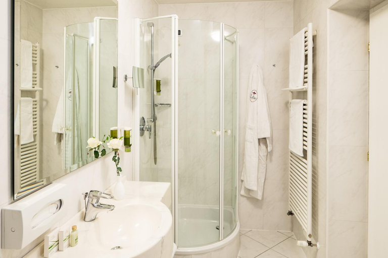 Bathroom, Hotel Restaurant Lilie, Bolzano