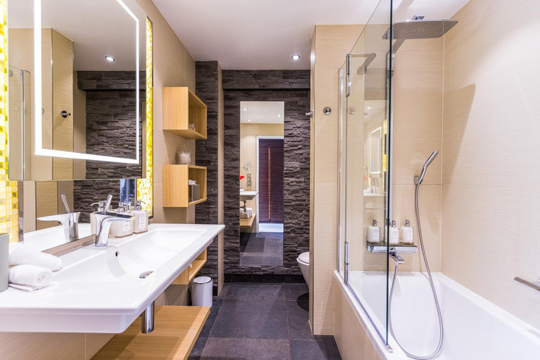 Bathroom 5, Thalazur Bandol Ile Rousse Hotel, Var
