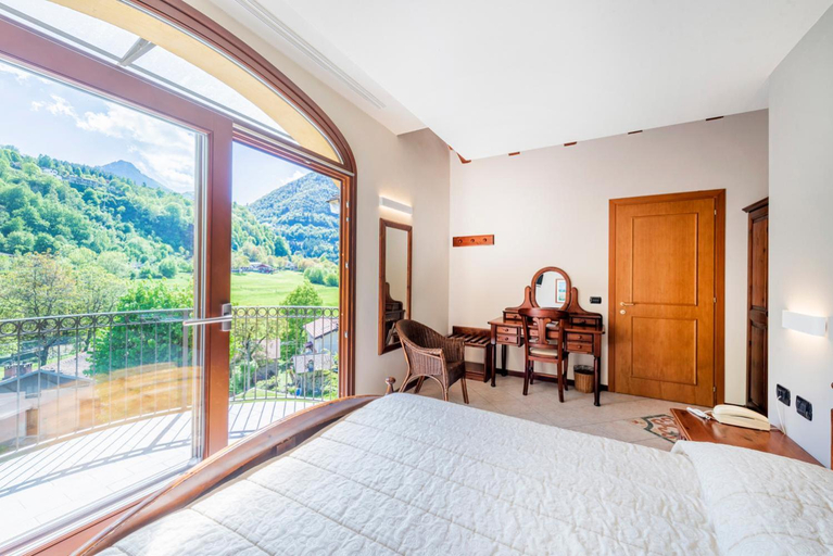 Bedroom, Locanda Sant' Anna, Como