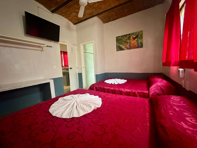 Bedroom 2, Bungalows Las Glorias, Compostela