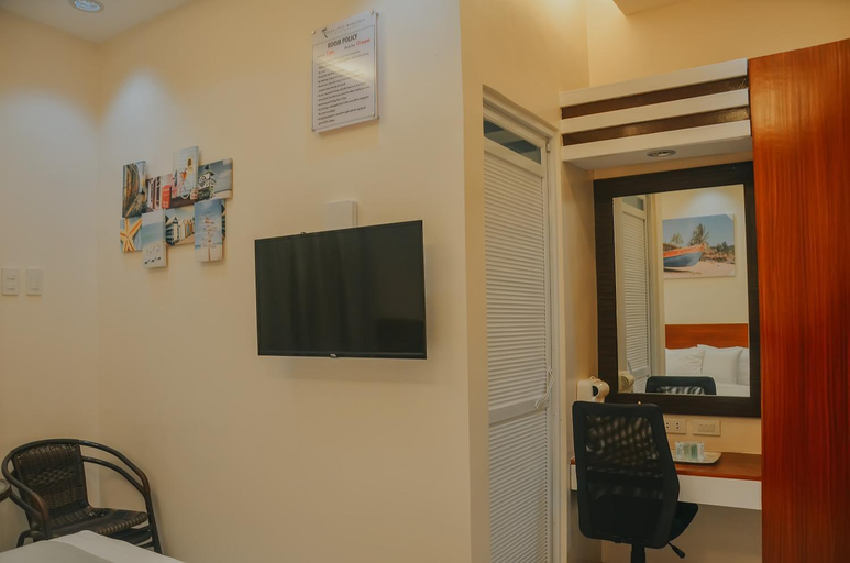 Bedroom 2, Villa MJ Maristela Beach Resort, Lemery