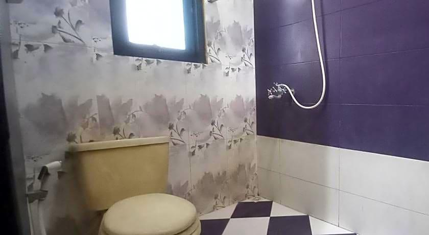 Bathroom 4, OYO 90154 Anugrah Rr Syariah, Surabaya