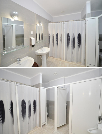 Bathroom 4, HOSTEL PUPA