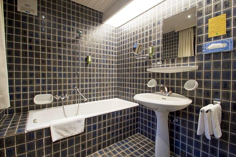 Bathroom 4, BEST WESTERN Hotel Roemerhof, Innsbruck