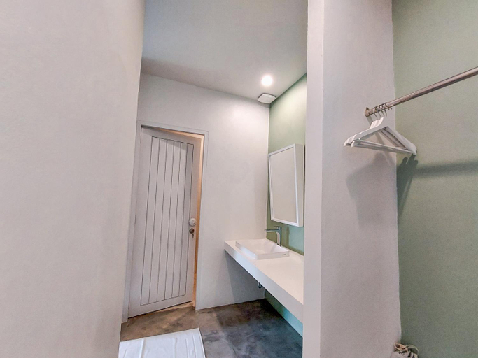 Bathroom 6