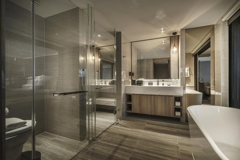 Bathroom 13