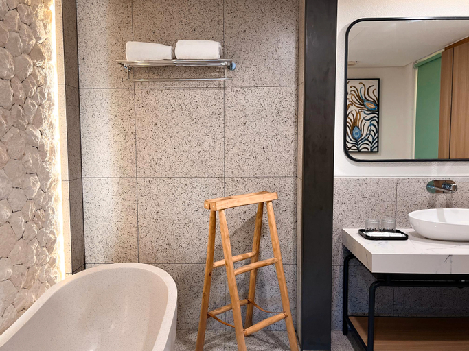 Bathroom 24