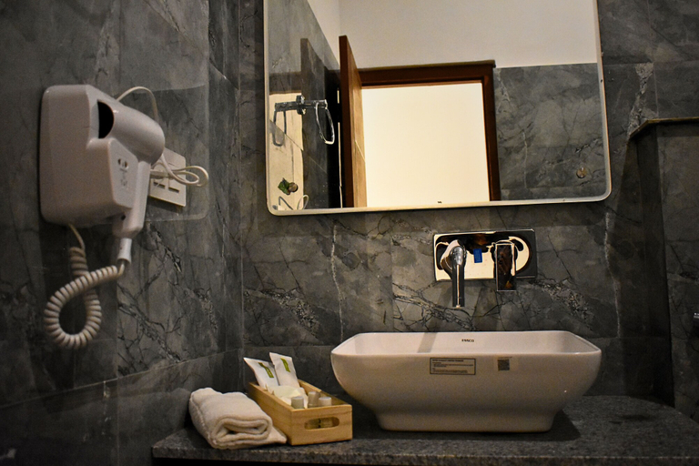 Bathroom 3, The Greenwich Resort, Nainital