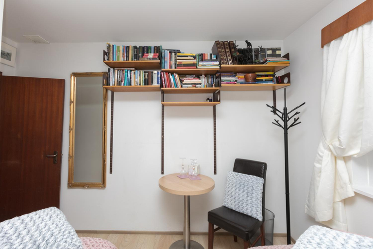 Bedroom 3, Blomasetrið Homestay, Borgarbyggð