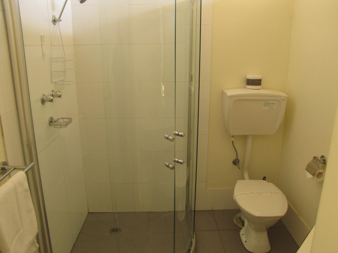 Bathroom 4, Motel Traralgon, Latrobe - Traralgon
