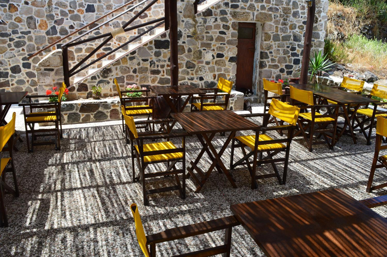 Others 4, Romantzo, South Aegean