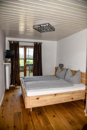 Bedroom 1, Ferienhof Dirnberg, Rosenheim