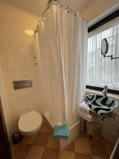 Bathroom 3, Hotel Engelhof, Starnberg