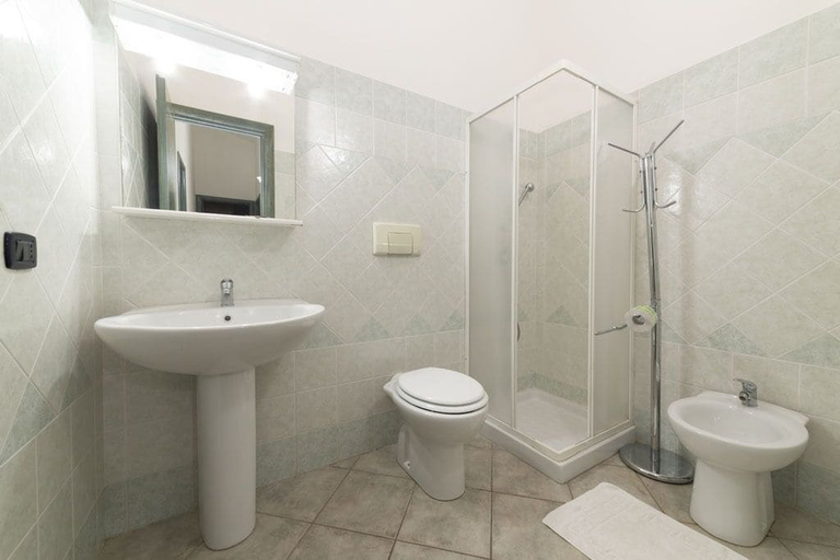 Bathroom 4, Villino Trilocale Apartments Seaside, Cagliari