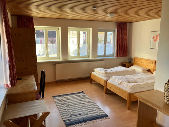 Bedroom 2, Hotel & Landgasthof Zur Sonne, Rhön-Grabfeld