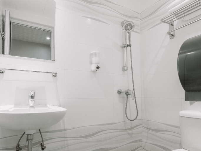 Bathroom 4, Amrise Hotel Geylang, 11Hrs, Stay from 10PM to 9AM, Singapore